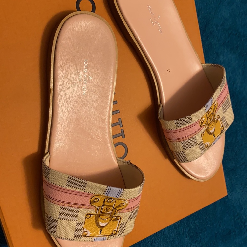 Beige and pink Louis Vuitton slippers used - Picture 2 of 3